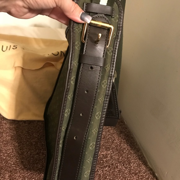 Louis Vuitton messenger bag - Picture 6 of 8